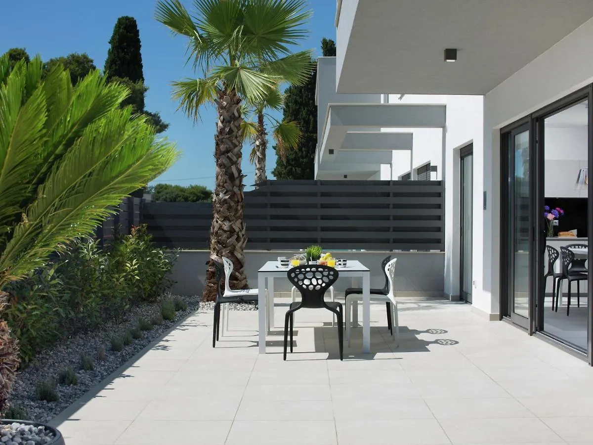 Charming Apartment In Fa Ana With Private Pool Fazana